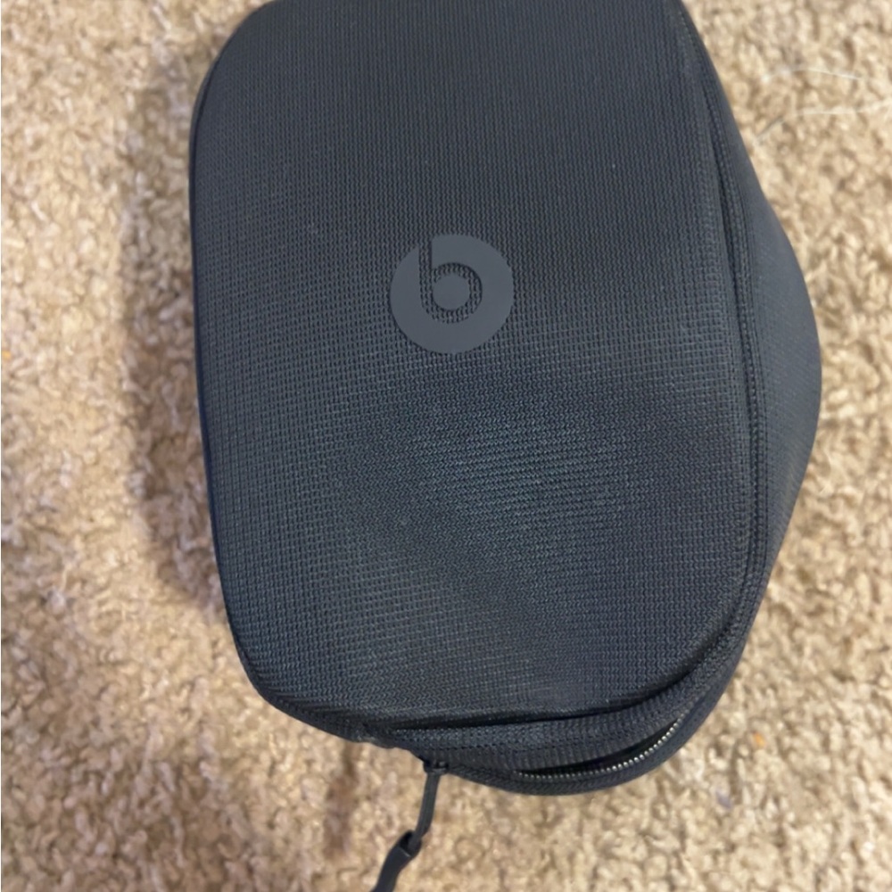 Beats by Dre Over-Ear Studio Pros - Gray - Picture 2 of 6